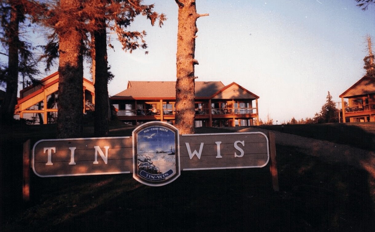 Older photo of the Best Western Tin Wis Resort sign