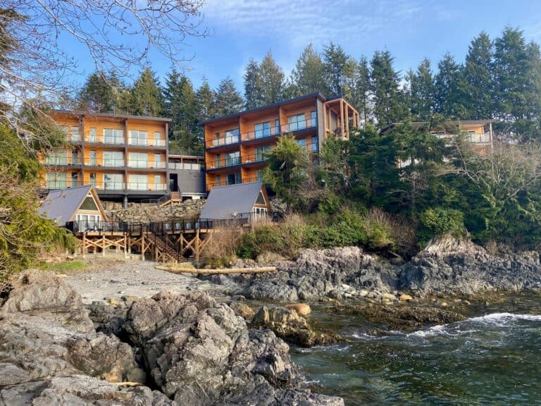 Duffin Cove Oceanfront Lodging